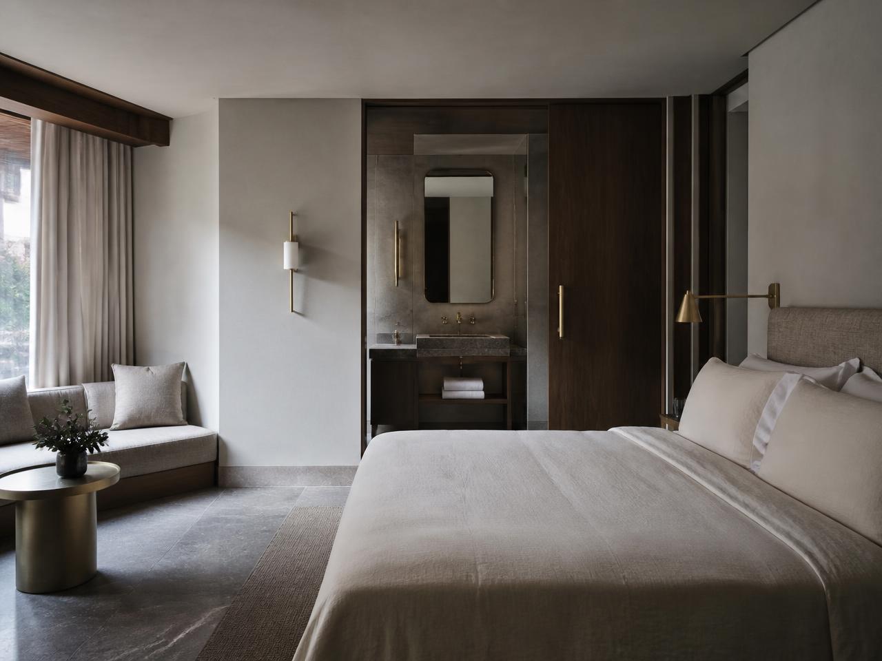Interior de suíte de hotel boutique minimalista